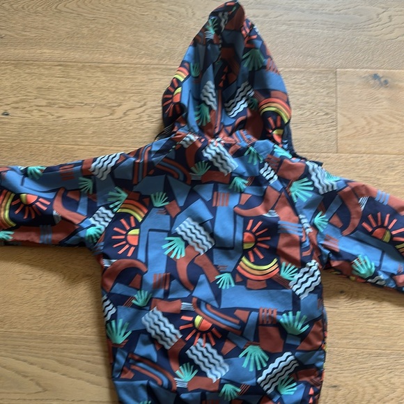 Patagonia Kids Light Hooded Spring Jacket - Picture 4 of 4